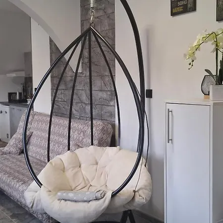 Ivanovic Center Apartman *