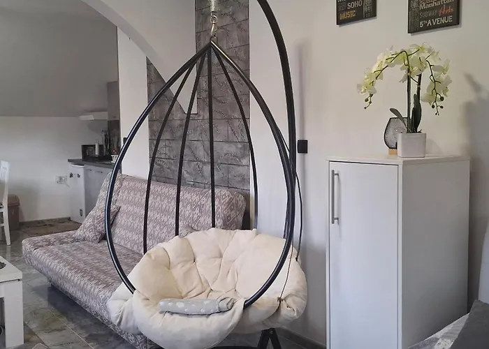 Ivanovic Center Lejlighed *